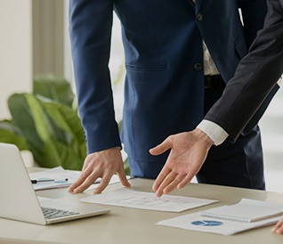 業績：業績至上，追求卓越